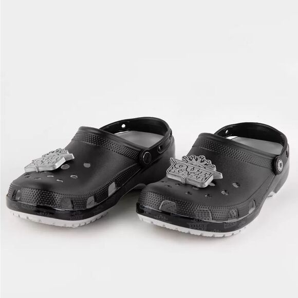 NEW NWT Crocs x Outkast Classic Clog Clogs Black & Silver Size Womens 10 Mens 8 - Picture 1 of 12